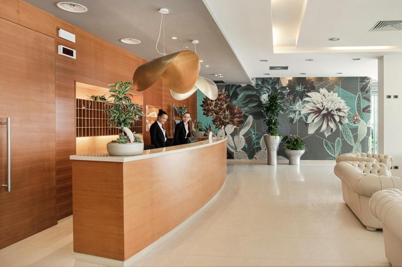 ביביונה Hotel Parigi מראה חיצוני תמונה