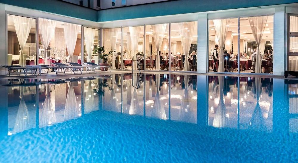ביביונה Hotel Parigi מראה חיצוני תמונה