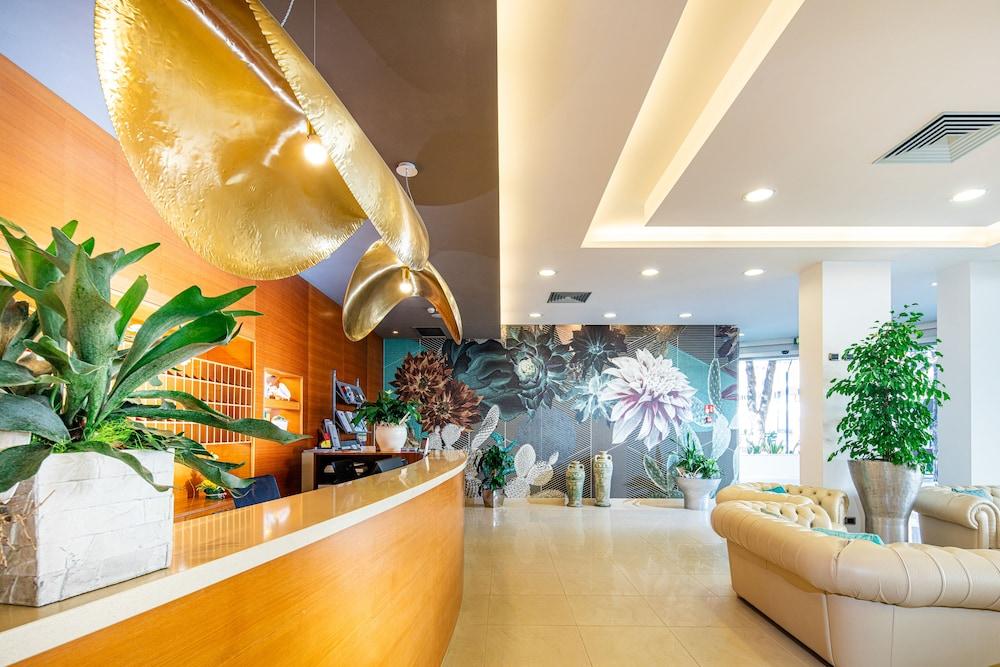 ביביונה Hotel Parigi מראה חיצוני תמונה