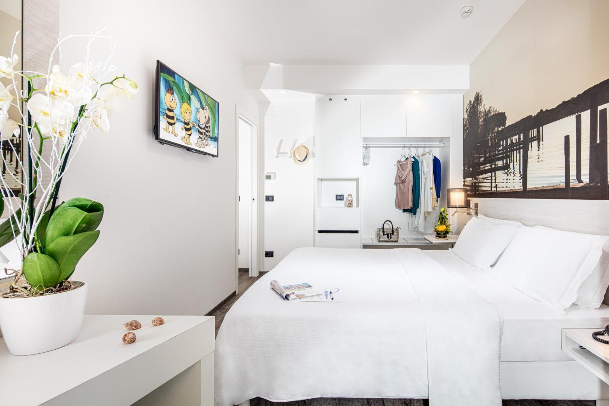 ביביונה Hotel Parigi מראה חיצוני תמונה