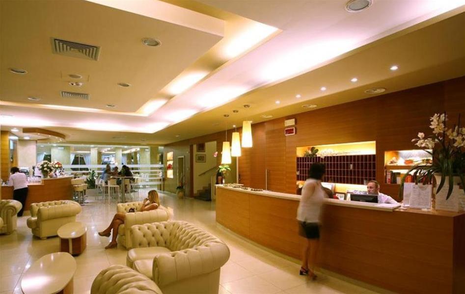 ביביונה Hotel Parigi מראה חיצוני תמונה