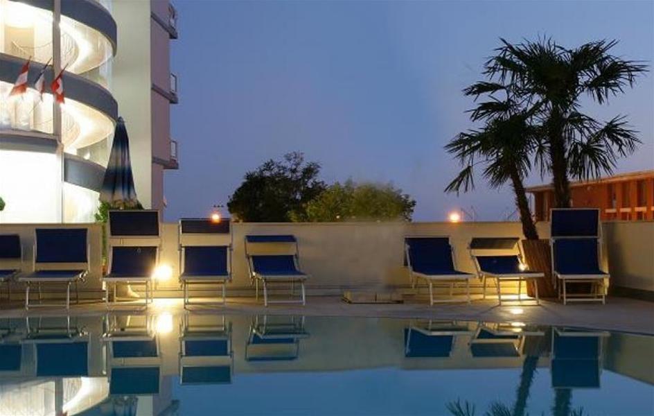 ביביונה Hotel Parigi מראה חיצוני תמונה