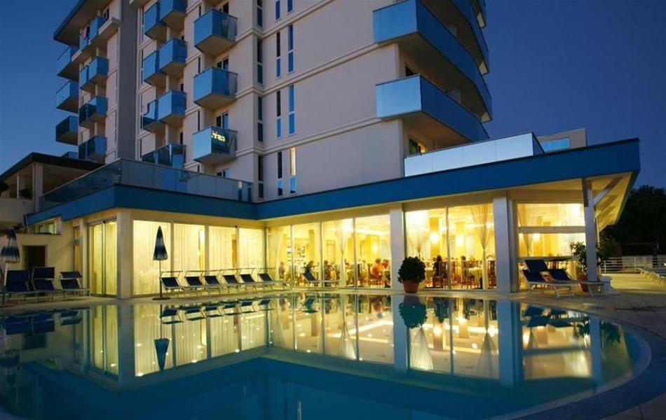 ביביונה Hotel Parigi מראה חיצוני תמונה